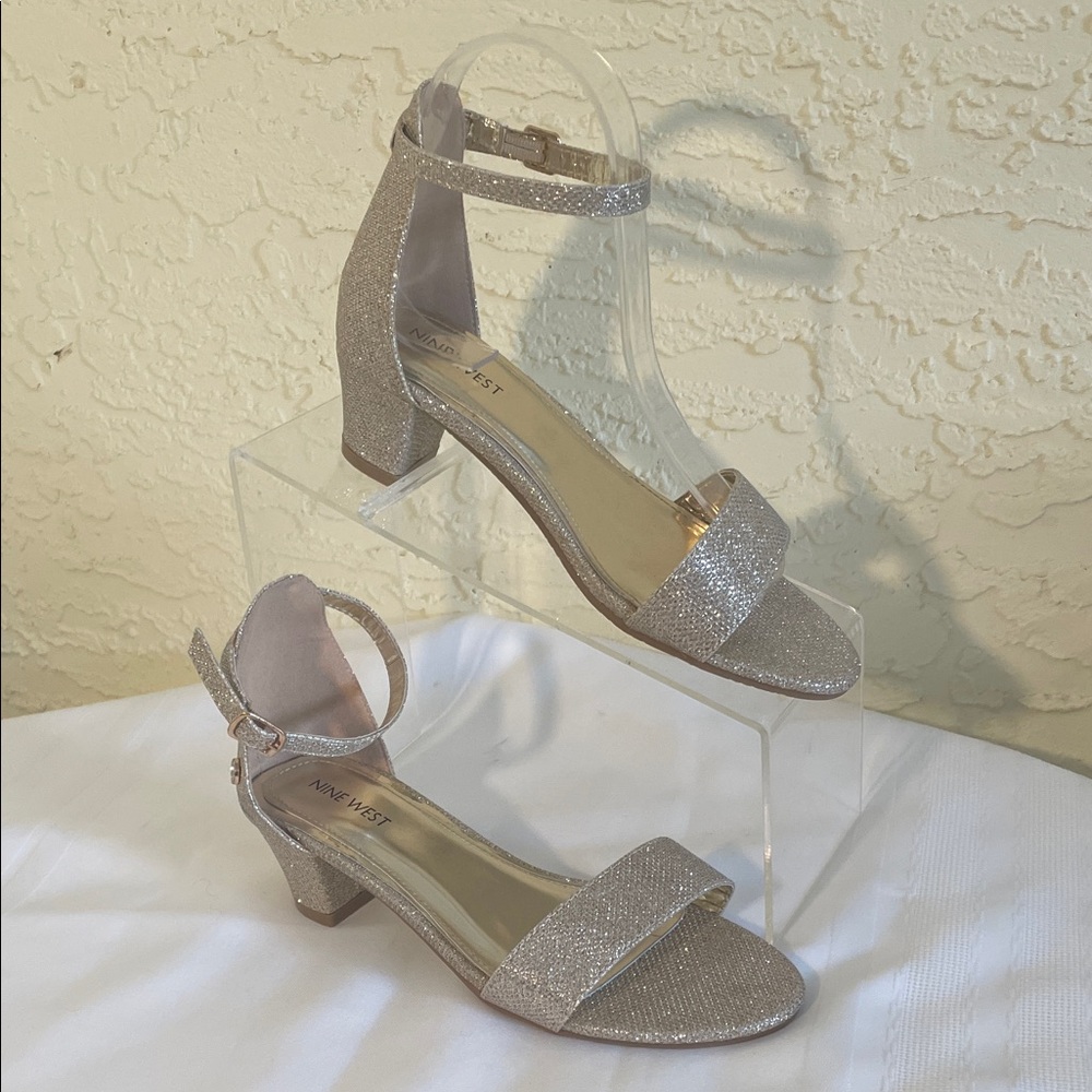 Nine West Gold  kids  big girl sandal  size 4  Adjustable Ankle Strap Block Heel